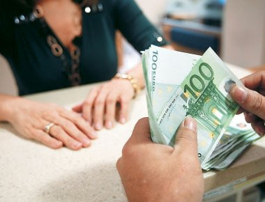 Σε κατ’ οίκον περιορισμό τέθηκε πρώην διευθυντής γνωστής τράπεζας στη Λέσβο